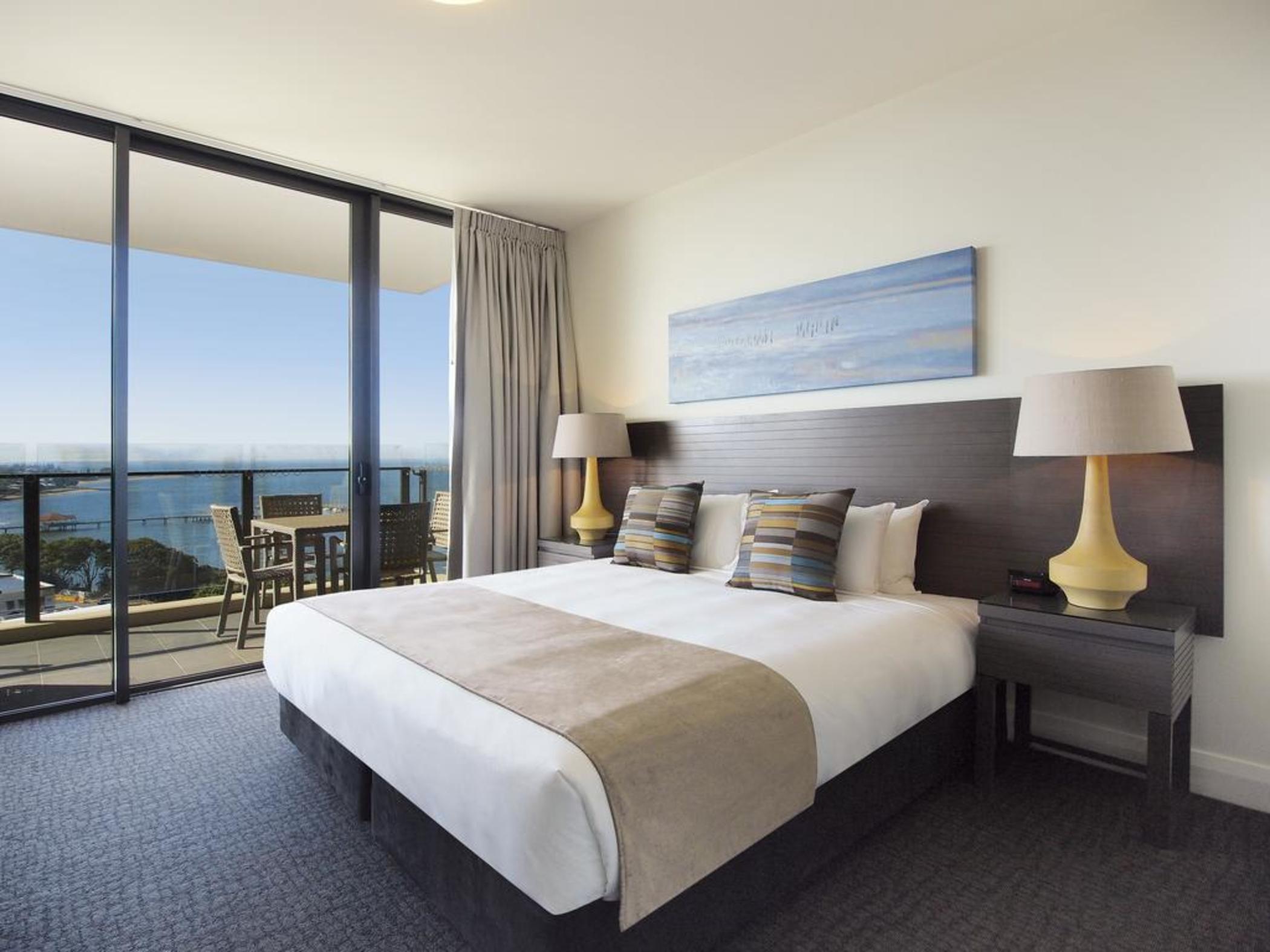 Oaks Redcliffe Mon Komo Suites Bagian luar foto