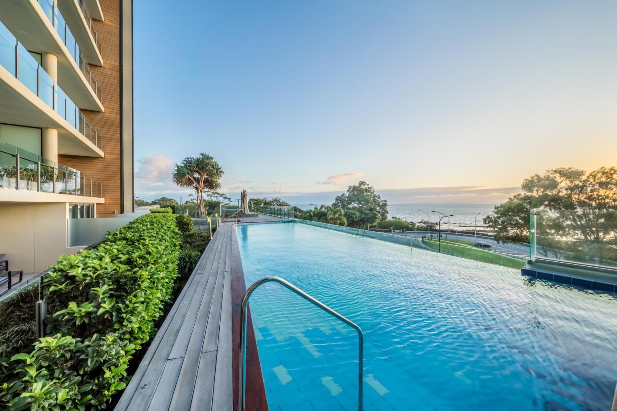 Oaks Redcliffe Mon Komo Suites Bagian luar foto