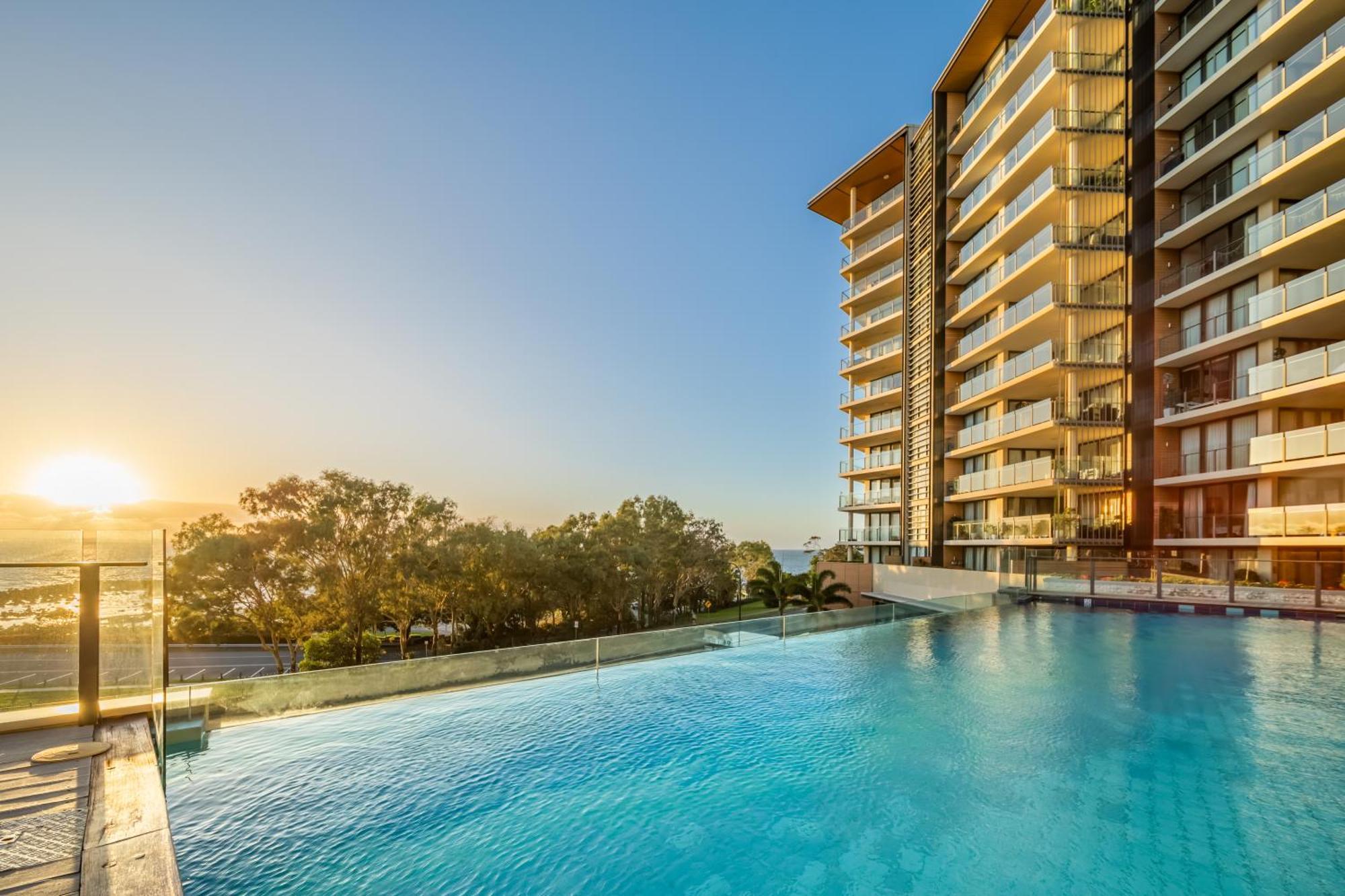 Oaks Redcliffe Mon Komo Suites Bagian luar foto