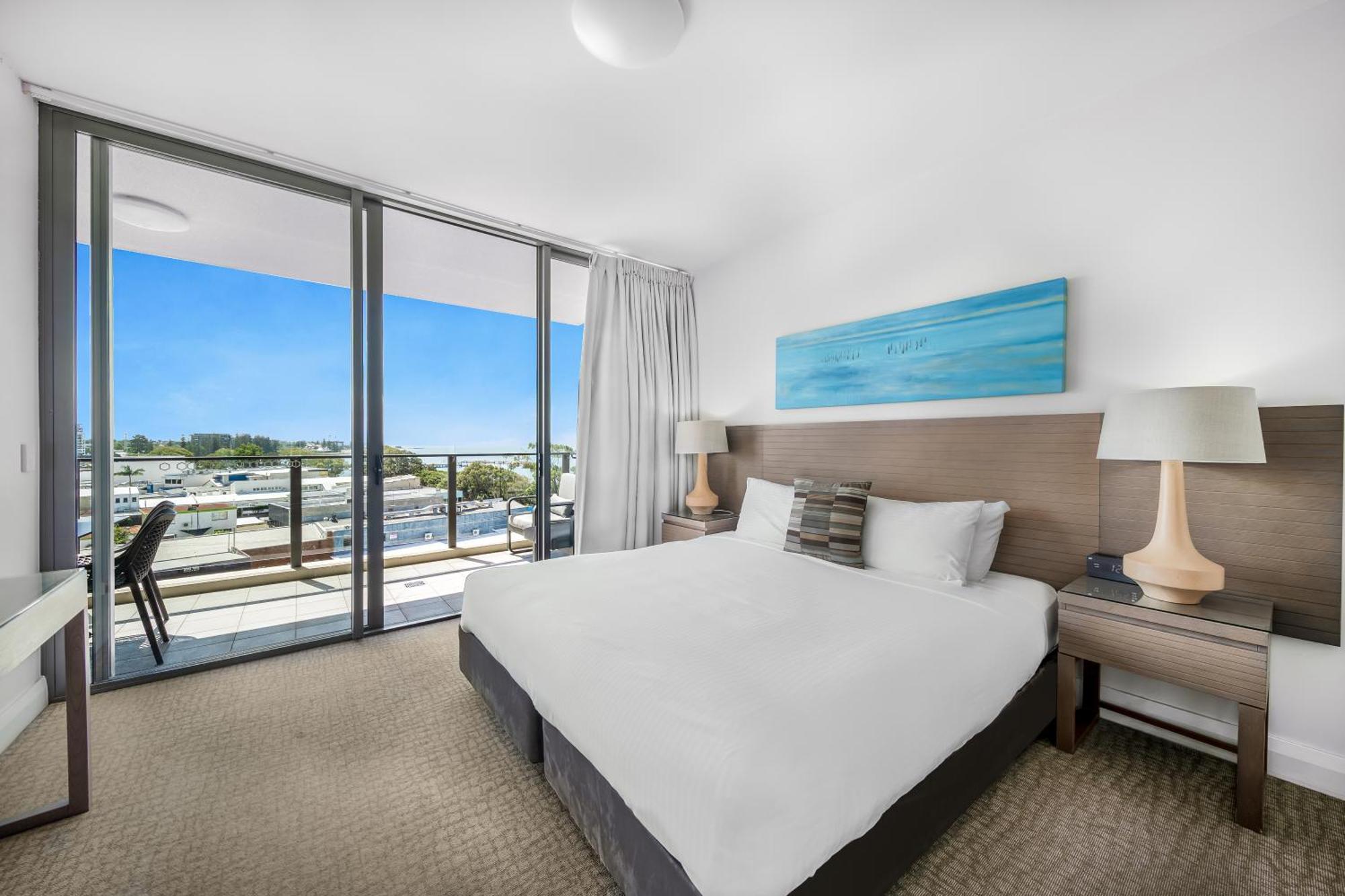 Oaks Redcliffe Mon Komo Suites Bagian luar foto