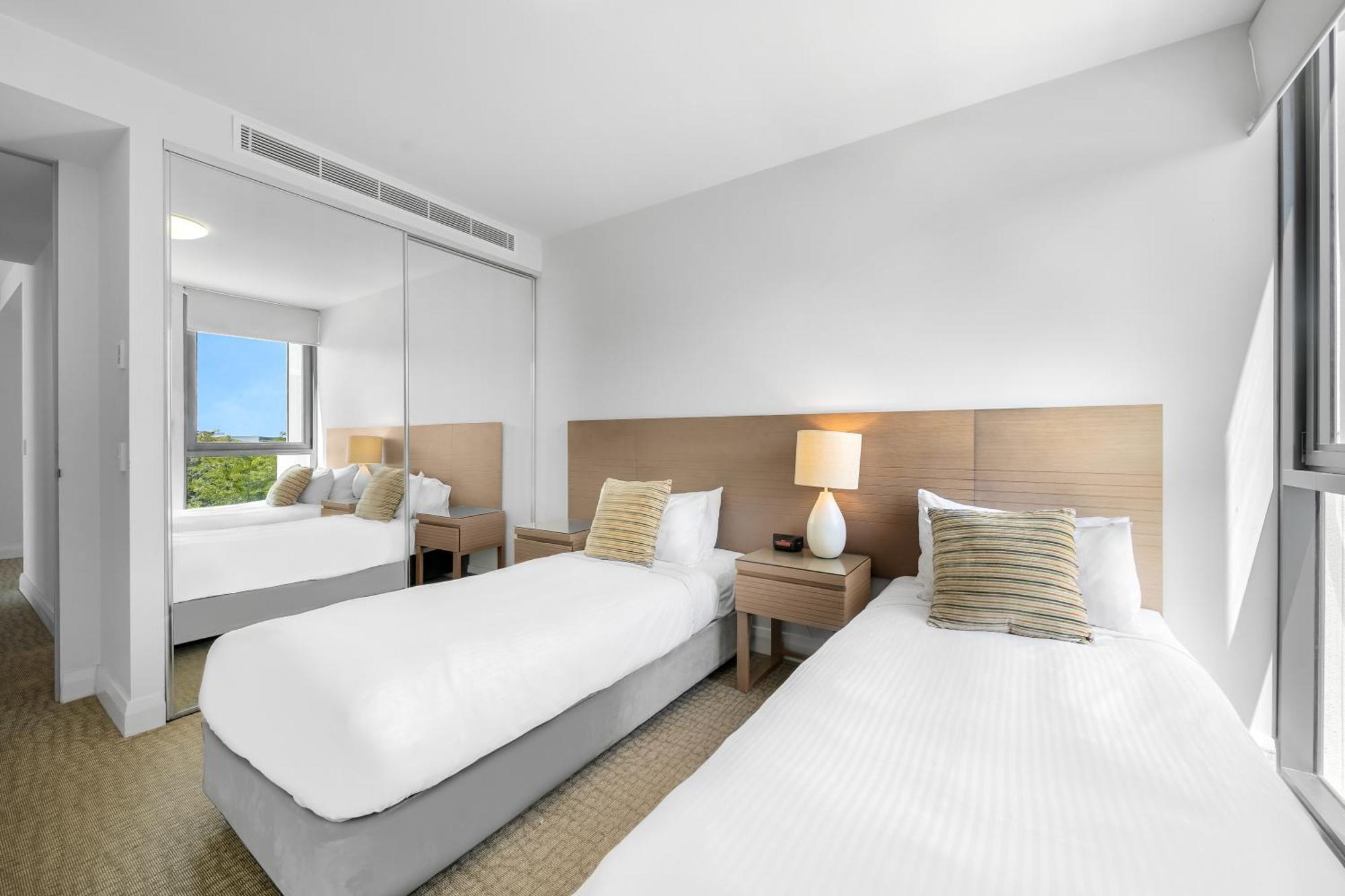 Oaks Redcliffe Mon Komo Suites Bagian luar foto