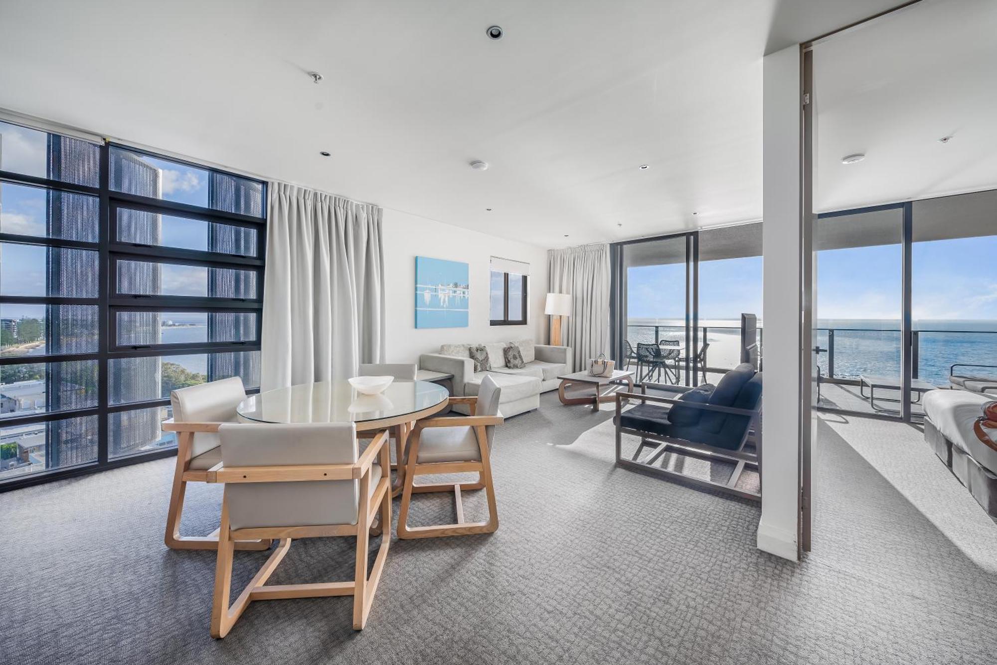 Oaks Redcliffe Mon Komo Suites Bagian luar foto