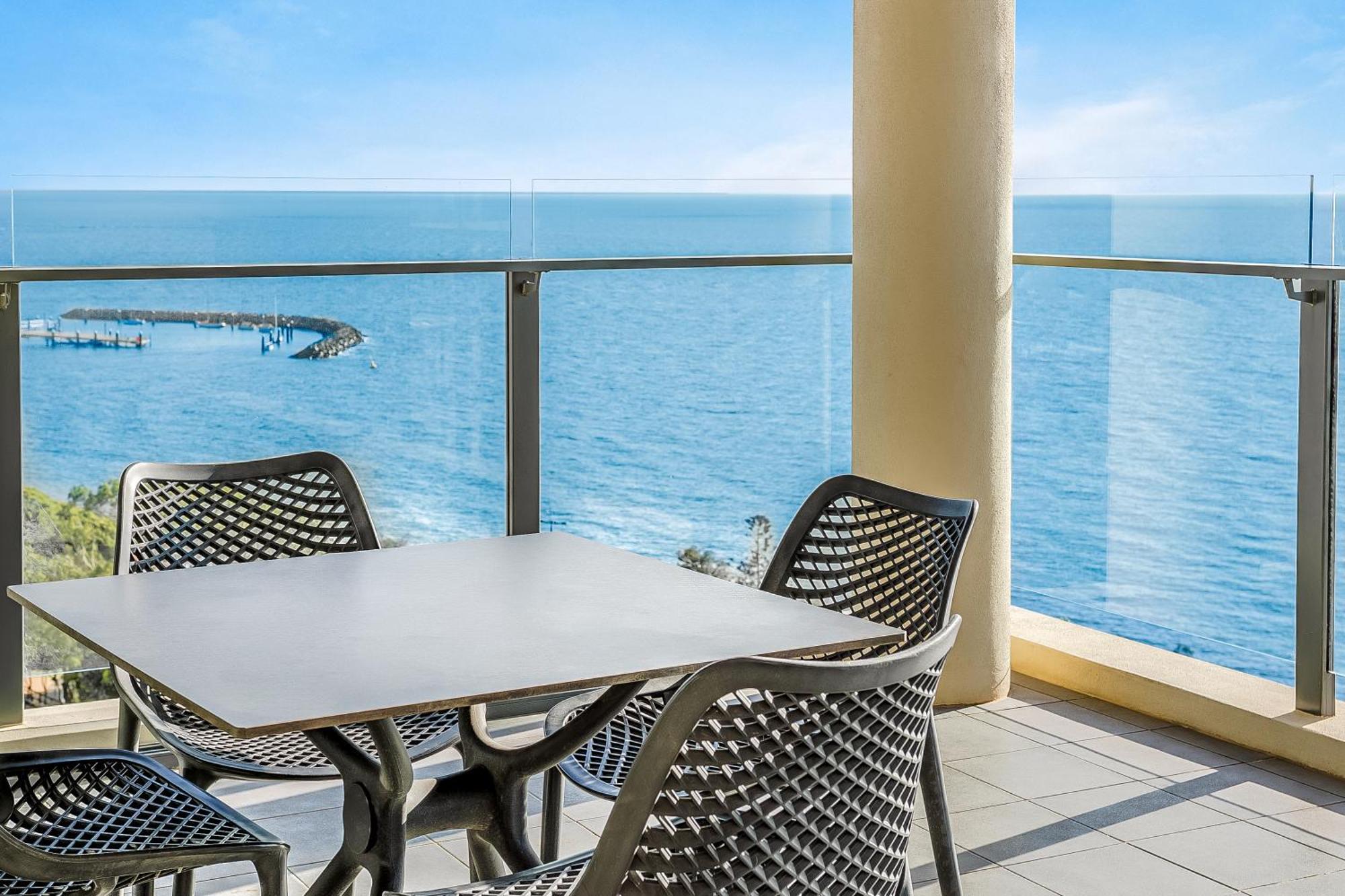 Oaks Redcliffe Mon Komo Suites Bagian luar foto