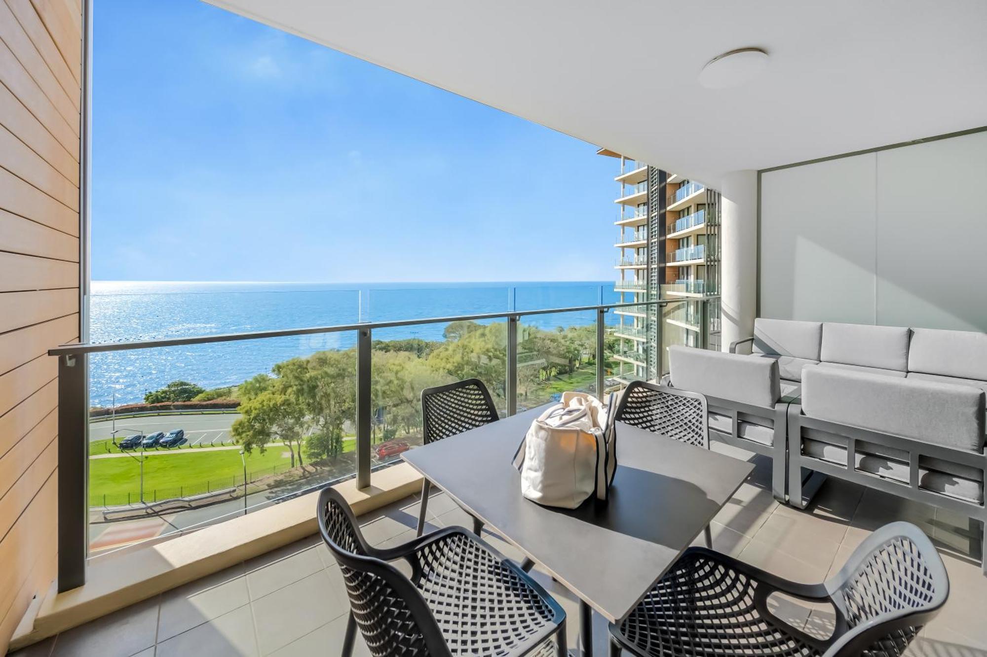 Oaks Redcliffe Mon Komo Suites Bagian luar foto